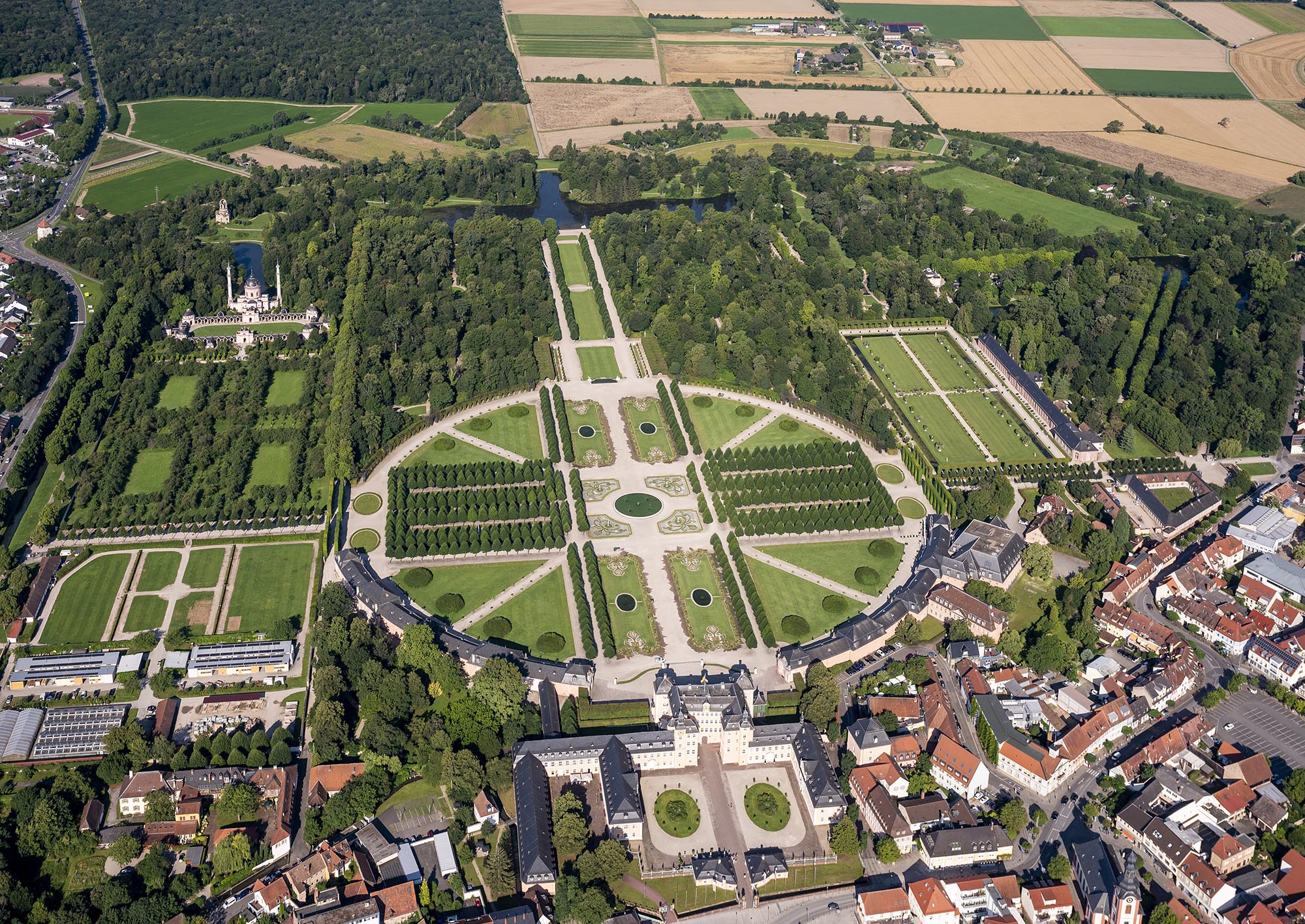 Luftbild des Schwetzinger Schlossgartens